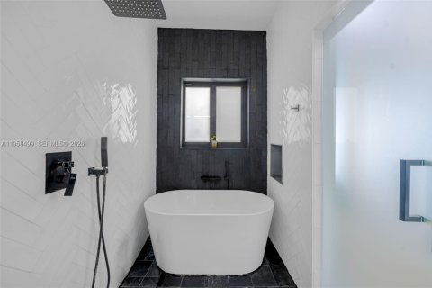 Casa en venta en Miami, Florida, 3 dormitorios, 130.81 m2 № 2033935 - foto 13