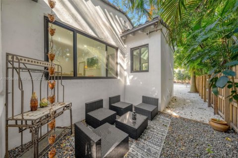 Casa en venta en Miami, Florida, 3 dormitorios, 130.81 m2 № 2033935 - foto 21