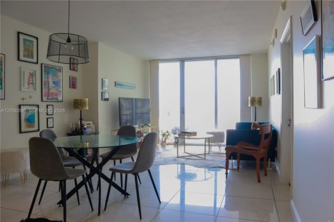 Купить кондоминиум в Майами, Флорида 1 спальня, 73.49м2, № 2286141 - фото 11