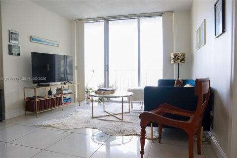 Купить кондоминиум в Майами, Флорида 1 спальня, 73.49м2, № 2286141 - фото 17