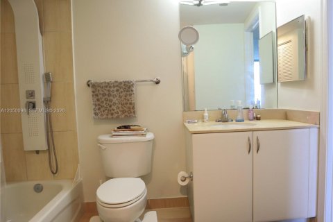 Купить кондоминиум в Майами, Флорида 1 спальня, 73.49м2, № 2286141 - фото 21