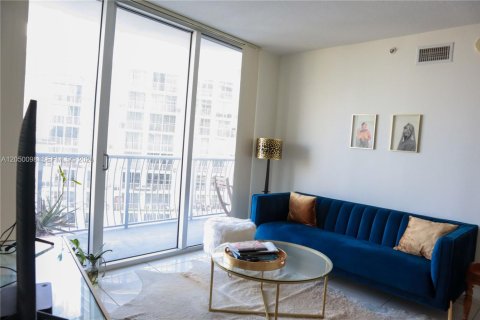 Купить кондоминиум в Майами, Флорида 1 спальня, 73.49м2, № 2286141 - фото 18