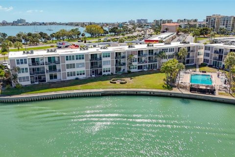 Condominio en South Pasadena, Florida, 2 dormitorios № 2108096