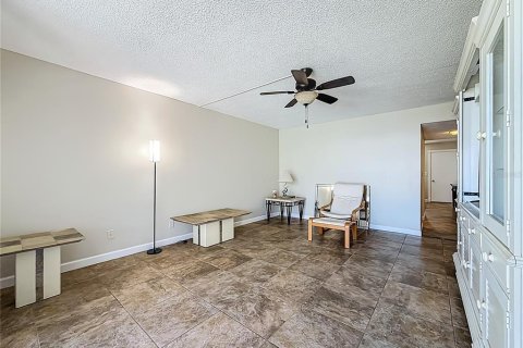Condo in South Pasadena, Florida, 2 bedrooms № 2108096 - photo 27