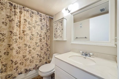 Condo in South Pasadena, Florida, 2 bedrooms № 2108096 - photo 16