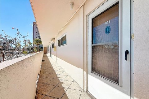 Condo in South Pasadena, Florida, 2 bedrooms № 2108096 - photo 2