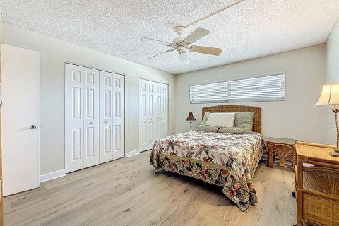 Condo in South Pasadena, Florida, 2 bedrooms № 2108096 - photo 13