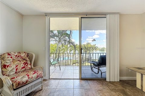 Condo in South Pasadena, Florida, 2 bedrooms № 2108096 - photo 29