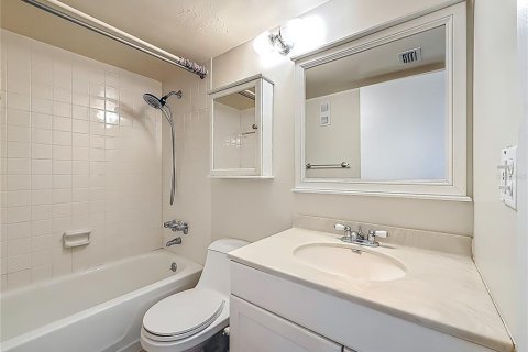 Condo in South Pasadena, Florida, 2 bedrooms № 2108096 - photo 15