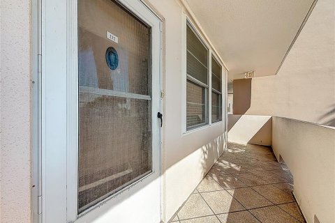 Condo in South Pasadena, Florida, 2 bedrooms № 2108096 - photo 3