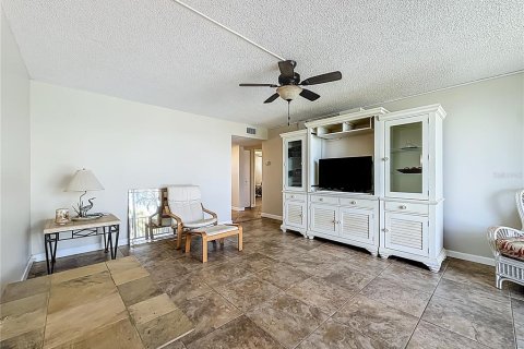 Condo in South Pasadena, Florida, 2 bedrooms № 2108096 - photo 28