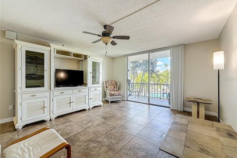 Condo in South Pasadena, Florida, 2 bedrooms № 2108096 - photo 26