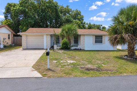 Casa en Port Richey, Florida 3 dormitorios, 137.77 m2 № 2369392