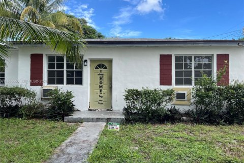 Villa ou maison à North Miami, Floride 2 chambres, 214.05 m2 № 2060780