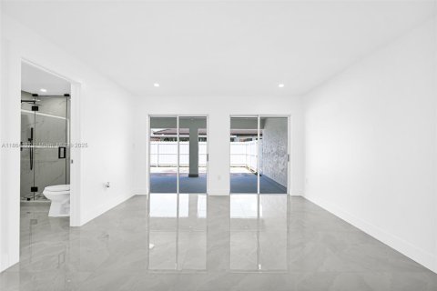 House in Miami, Florida 3 bedrooms, 173.17 sq.m. № 1892520 - photo 18