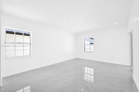 House in Miami, Florida 3 bedrooms, 173.17 sq.m. № 1892520 - photo 13