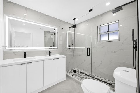 House in Miami, Florida 3 bedrooms, 173.17 sq.m. № 1892520 - photo 15