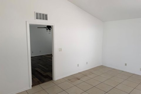 Casa en venta en Port St. Lucie, Florida, 3 dormitorios, 140.28 m2 № 2088242 - foto 15