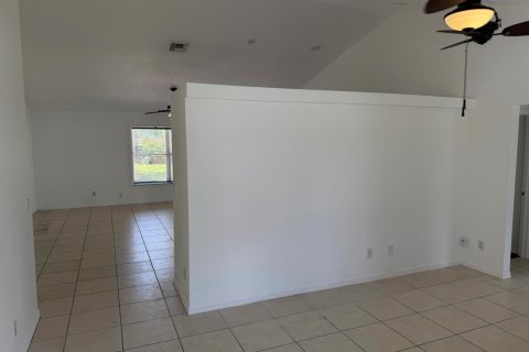 Casa en venta en Port St. Lucie, Florida, 3 dormitorios, 140.28 m2 № 2088242 - foto 2