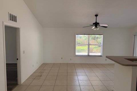 Casa en venta en Port St. Lucie, Florida, 3 dormitorios, 140.28 m2 № 2088242 - foto 11
