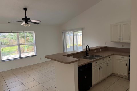 Casa en venta en Port St. Lucie, Florida, 3 dormitorios, 140.28 m2 № 2088242 - foto 12