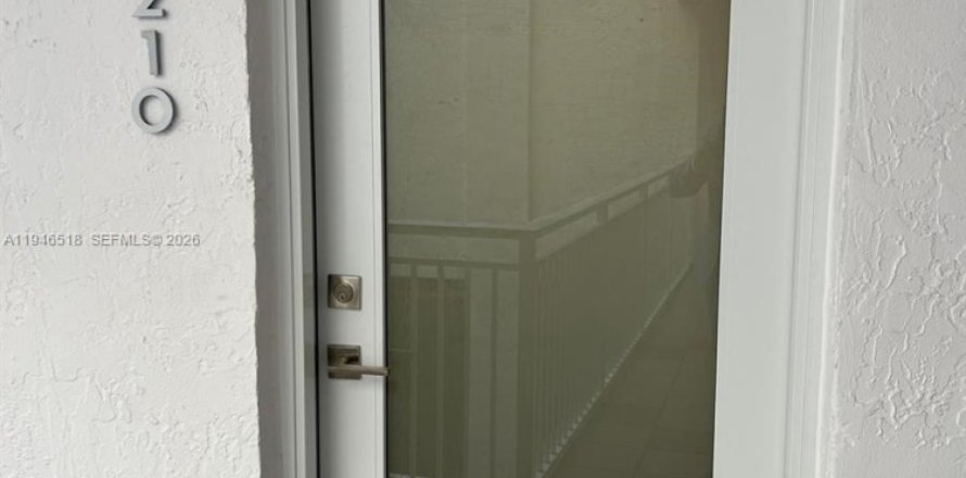 Condo in Miami Beach, Florida, 1 bedroom  № 2002804