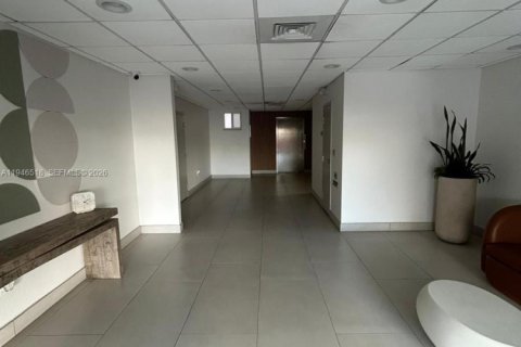 Condo in Miami Beach, Florida, 1 bedroom  № 2002804 - photo 4