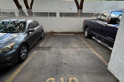 Condo in Miami Beach, Florida, 1 bedroom  № 2002804 - photo 6