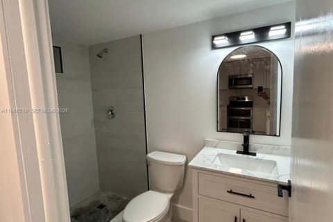 Condo in Miami Beach, Florida, 1 bedroom  № 2002804 - photo 22