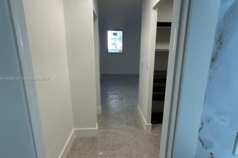 Condo in Miami Beach, Florida, 1 bedroom  № 2002804 - photo 13