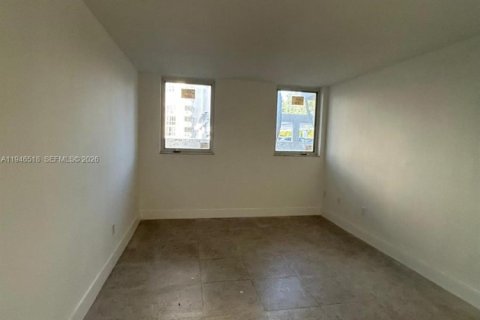 Condo in Miami Beach, Florida, 1 bedroom  № 2002804 - photo 18