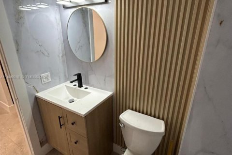 Condo in Miami Beach, Florida, 1 bedroom  № 2002804 - photo 14