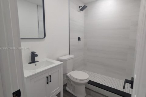 House in Miramar, Florida 3 bedrooms, 142.7 sq.m. № 1842448 - photo 14