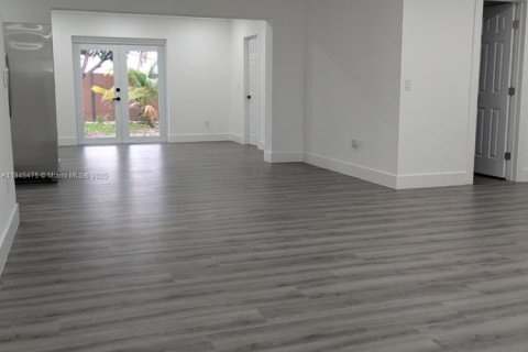 House in Miramar, Florida 3 bedrooms, 142.7 sq.m. № 1842448 - photo 28