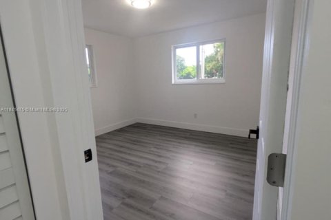 House in Miramar, Florida 3 bedrooms, 142.7 sq.m. № 1842448 - photo 6