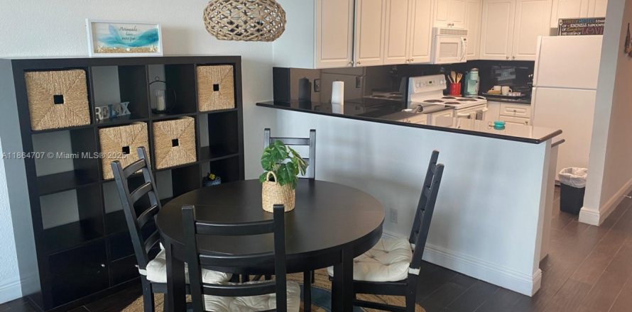 Studio à Condo à Hollywood, Floride № 1893188