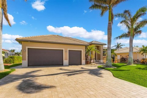 Casa en venta en Punta Gorda, Florida, 3 dormitorios, 204.01 m2 № 1568017 - foto 3