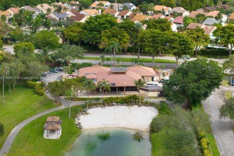 Снять в аренду кондоминиум в Майами, Флорида 3 спальни, 92.25м2, № 1950757 - фото 24