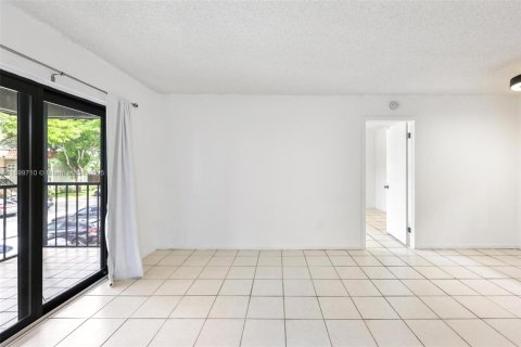 Снять в аренду кондоминиум в Майами, Флорида 3 спальни, 92.25м2, № 1950757 - фото 7