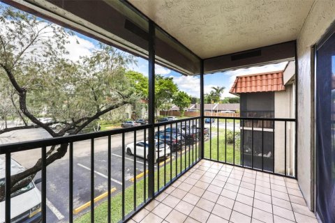 Снять в аренду кондоминиум в Майами, Флорида 3 спальни, 92.25м2, № 1950757 - фото 8