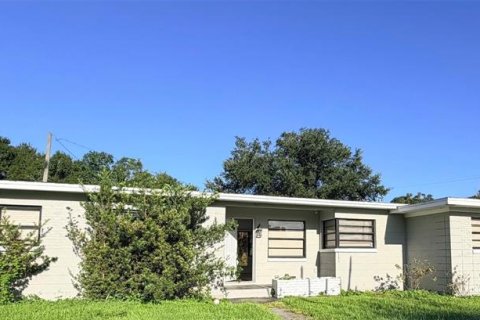 Villa ou maison à Kissimmee, Floride 4 chambres, 154.96 m2 № 2377535