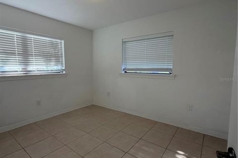Villa ou maison à louer à Kissimmee, Floride: 4 chambres, 154.96 m2 № 2377535 - photo 12