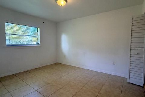Villa ou maison à louer à Kissimmee, Floride: 4 chambres, 154.96 m2 № 2377535 - photo 15