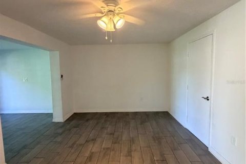 Villa ou maison à louer à Kissimmee, Floride: 4 chambres, 154.96 m2 № 2377535 - photo 6