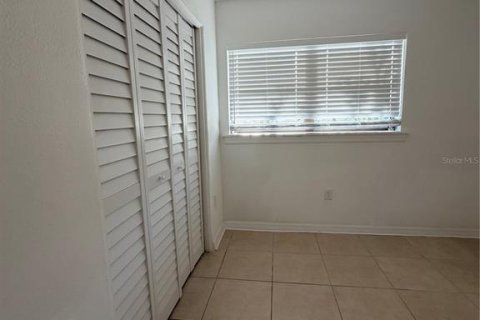 Villa ou maison à louer à Kissimmee, Floride: 4 chambres, 154.96 m2 № 2377535 - photo 13