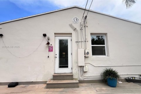 House in Hollywood, Florida 3 bedrooms, 156.08 sq.m. № 2244392 - photo 26