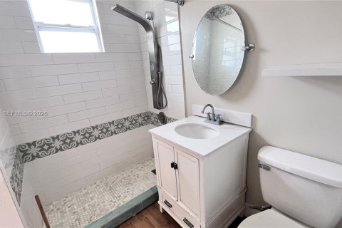 House in Hollywood, Florida 3 bedrooms, 156.08 sq.m. № 2244392 - photo 17