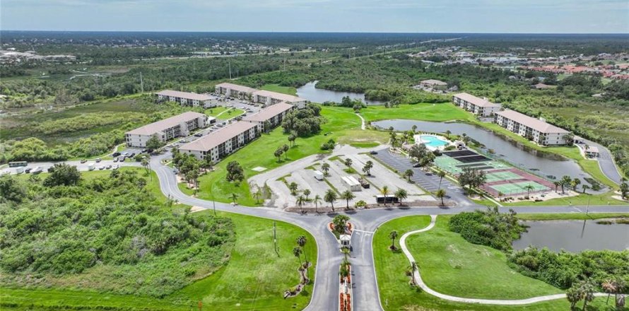 Condominio en Punta Gorda, Florida, 2 dormitorios № 1717154