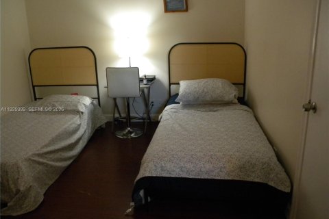 House in North Lauderdale, Florida 5 bedrooms, 173.26 sq.m. № 1998335 - photo 20