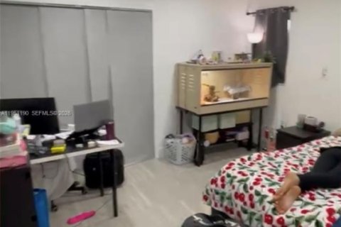 Condo in Coral Springs, Florida, 3 bedrooms  № 2007642 - photo 9